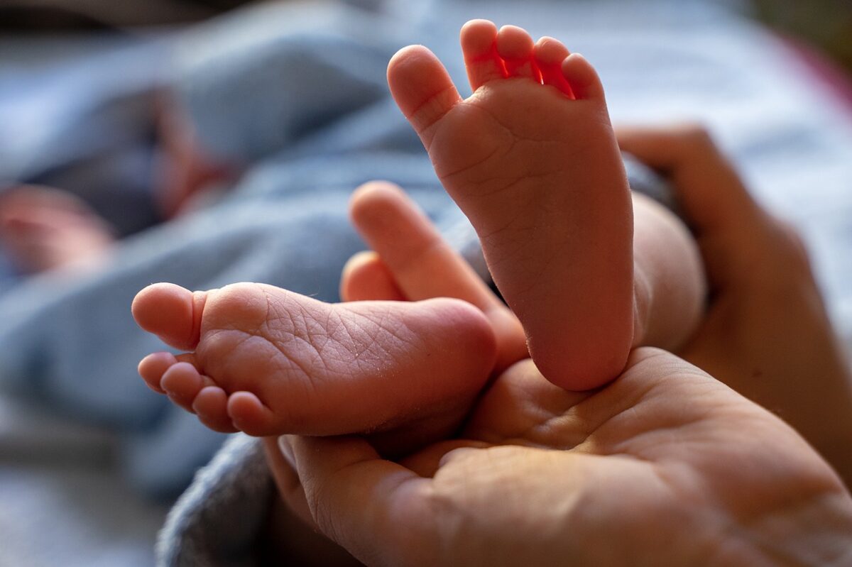 voetreflexologie, babyreflexologie, kraamtijd, babykrampjes, oorpijn baby, onrustige baby , doula, doulabegeleiding, kortrijk, gent, waregem, harelbeke, deerlijk, vichte, zwevegem
